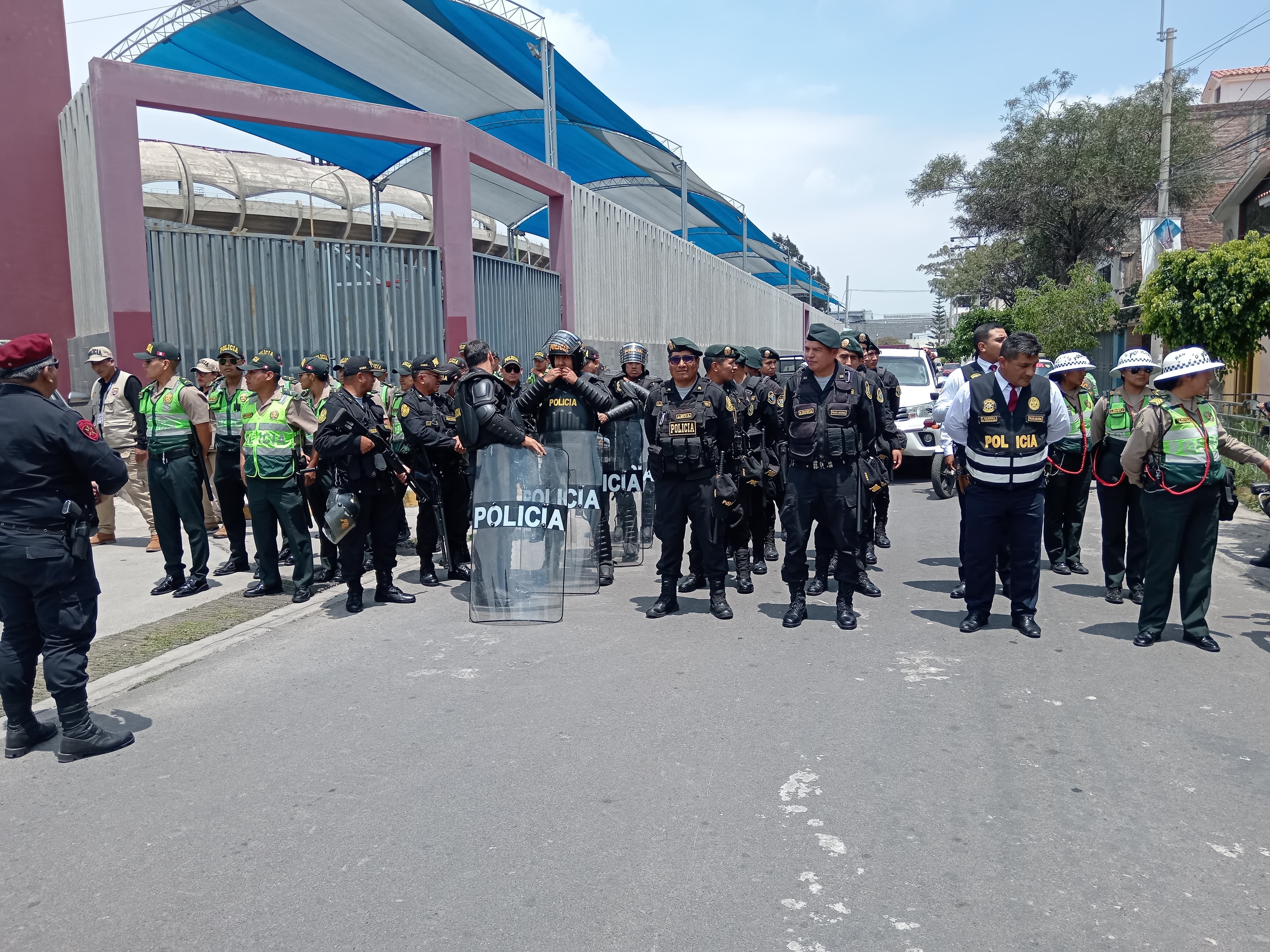 La Policía garantiza seguridad en partido FBC Melgar - Cerro Porteño. Foto: GEC.