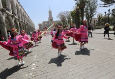 Así se vive el pasacalle colorido y alegre en Arequipa por el Día Mundial del Turismo (FOTOS Y VIDEO)