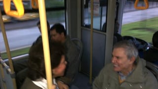 Luis Castañeda es captado viajando en un bus del Metropolitano 