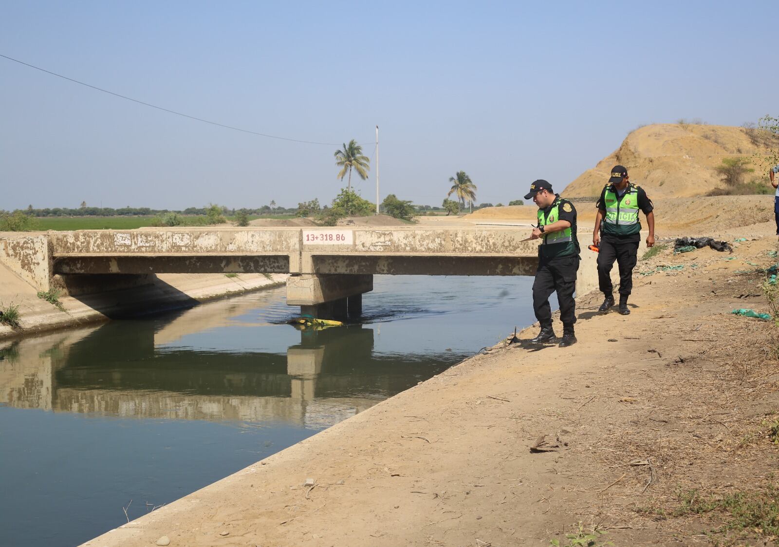 Agricultor sufrió accidente en su motocicleta y cayó a las aguas de un canal de regadío en Marcavelica