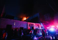 Barrios Altos: Al menos 30 unidades de bomberos atienden incendio de gran magnitud