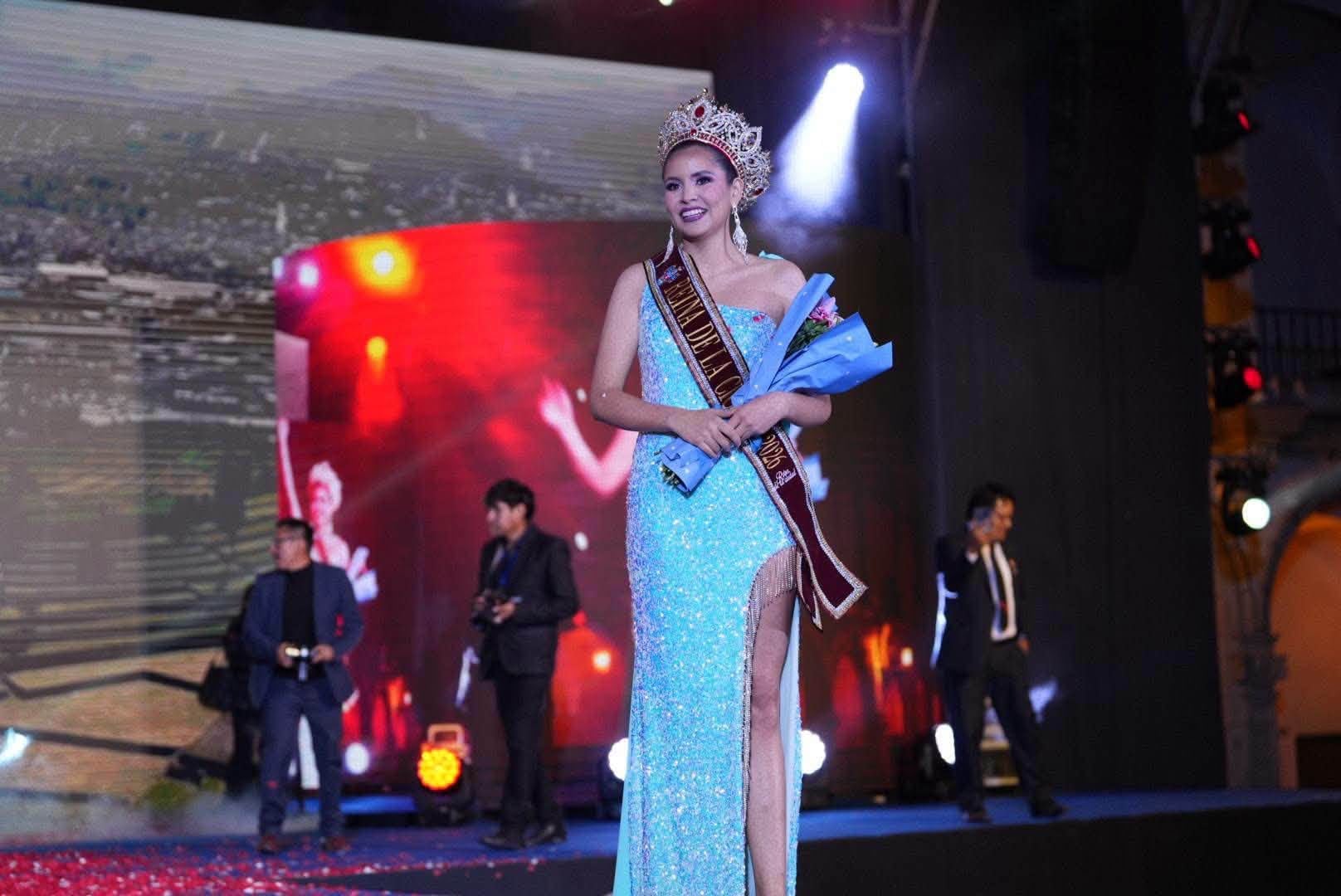 Kassandra Bejarano es coronada Reina de la Ciudad 2026. Foto: Frase Corta.