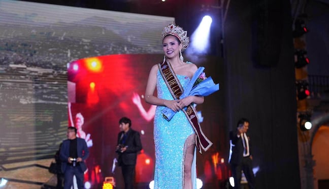 Kassandra Bejarano es coronada Reina de la Ciudad 2026. Foto: Frase Corta.