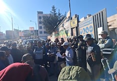 Construcción Civil hace plantón en Colegio Arequipa por obrero despedido