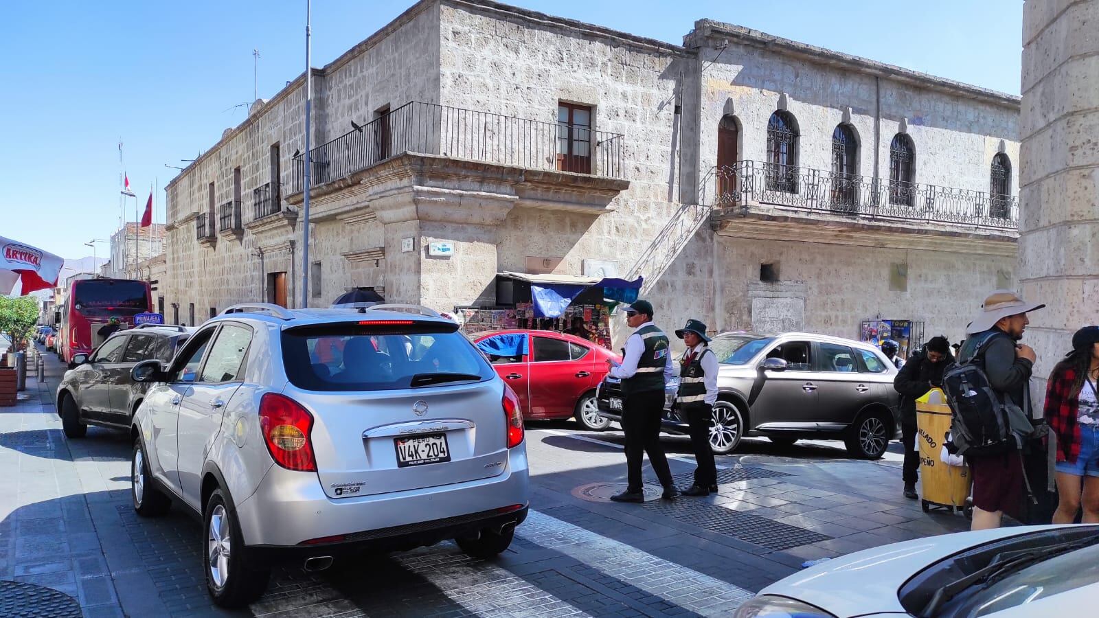 Congestión provoca malestar en choferes y pasajeros (Foto: GEC)