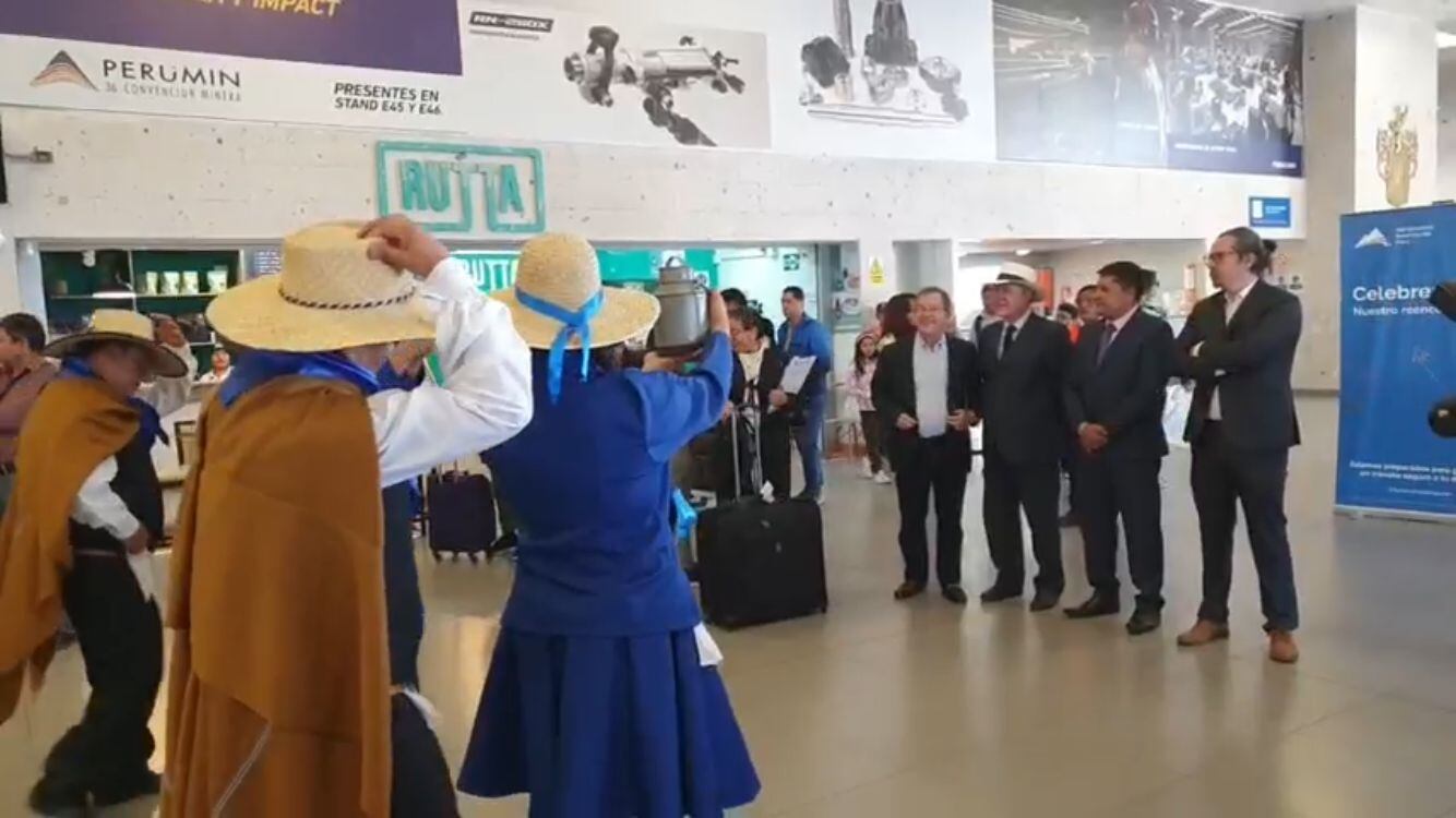 Convencionistas arriban a la Ciudad Blanca. (Foto: Captura)
