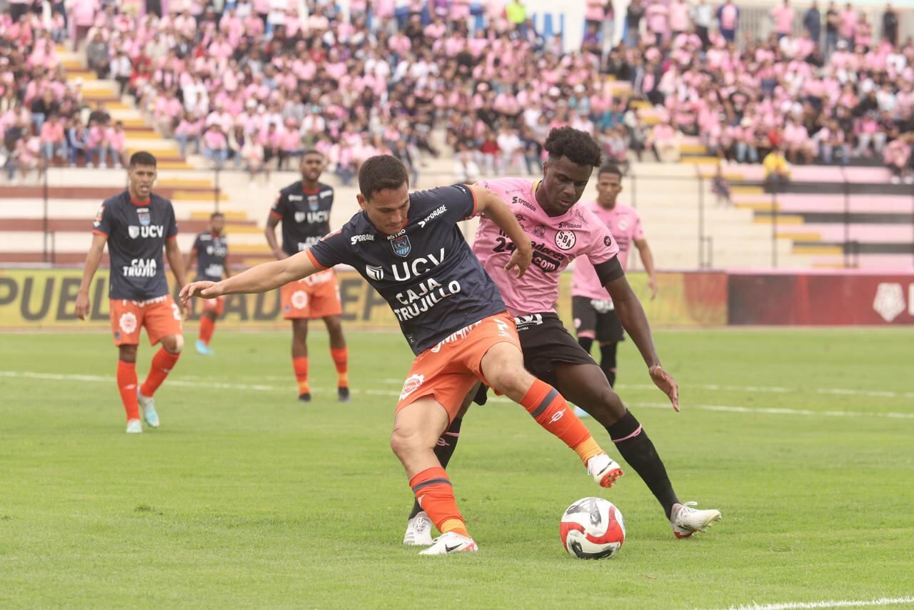 Jairo Vélez fue el mejor hombre de la cancha. (Foto: Club UCV)
