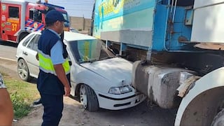 Pisco: conductor se salva de milagro tras chocar contra el tanque de gasolina del camión recolector