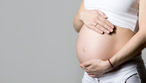 “A partir de los 30 años, la calidad ovocitaria empieza a caer; después de los 35 años, los embarazos son menos frecuentes de conseguir”, explica el especialista.