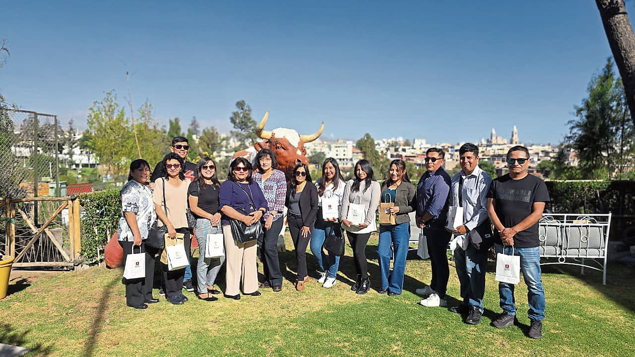 Los que hacen que Correo sea posible cada día. Foto: GEC.