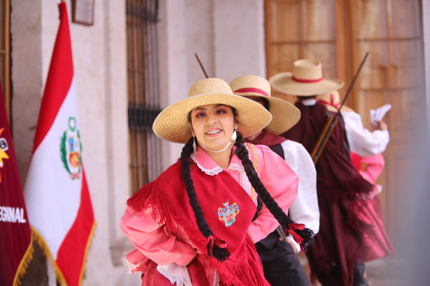 Fiesta y color por aniversario de Arequipa. (Foto: Leonardo Cuito)