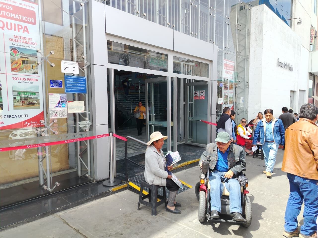 Jubilados esperan aumento en pensión. Foto: GEC.