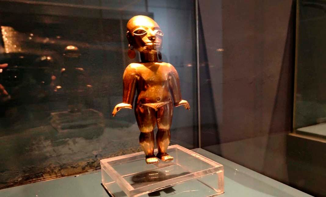 La pieza histórica se encuentra en la sala de oro del museo Vicús de Piura.