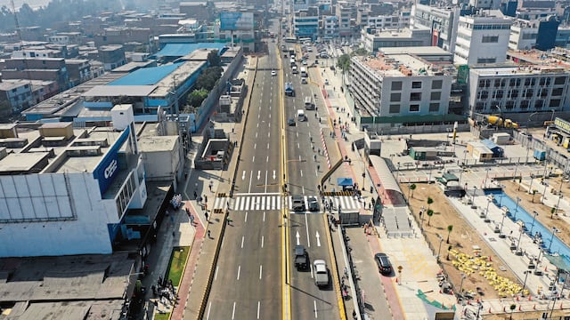 Ruta despejada a la altura de la Municipalidad de Ate (estación E-27 de la futura Línea 2 del Metro de Lima).