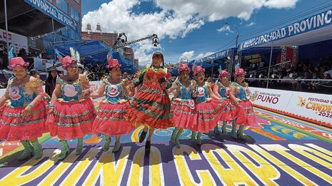 “Chola Chabuca” participó en la fiesta de la Virgen de la Candelaria en Puno