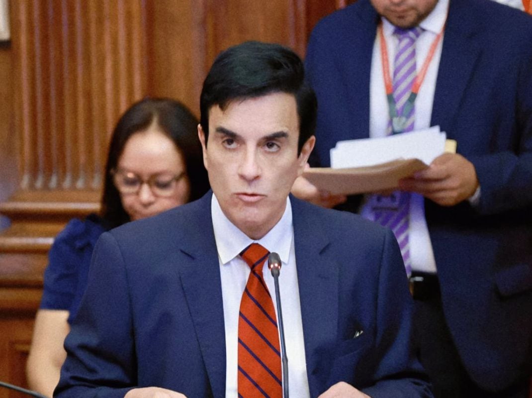 El canciller defendió las decisiones del Ejecutivo frente a los cuestionamientos de la oposición y explicó que la presidenta puede nombrar hasta el 20 % de los representantes diplomáticos del Perú. (Foto: Andina)