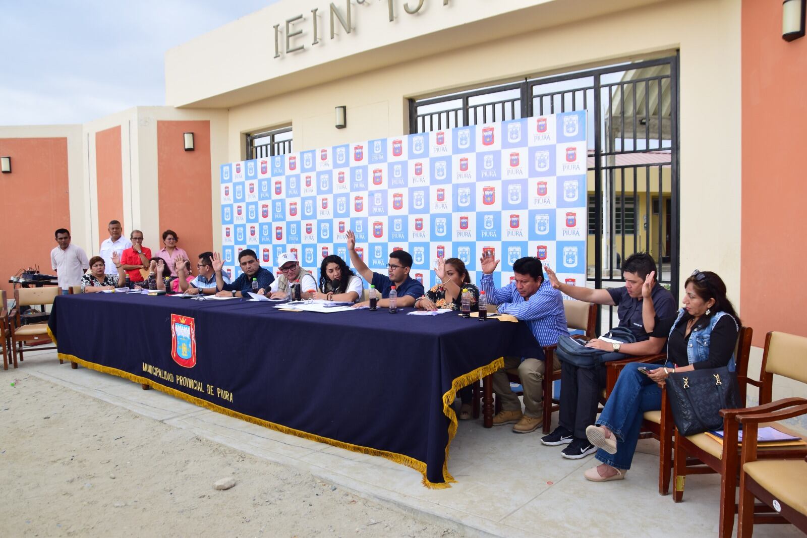 Un ciudadano solicito la suspensión por supuestamente haber utilizado su cargo con el objetivo de interceder por la continuidad del jefe zonal Cofropi-Piura, ante la ministra de Vivienda