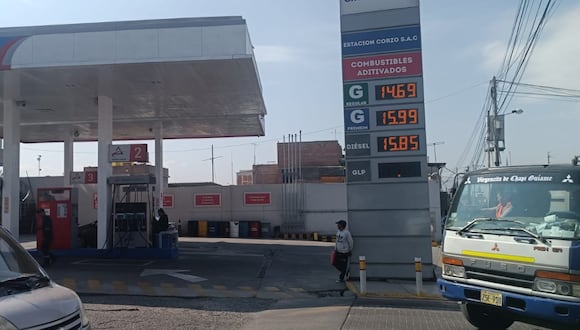 Conoce los precios de combustibles para este lunes en Arequipa. (Foto: Pedro Torres)