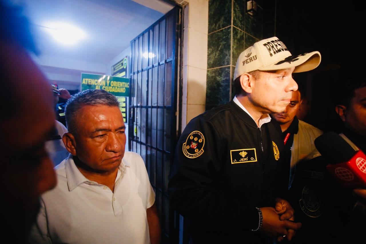 Presidente José Jerí visitó durante la madrugada a Pablo Medoza, alcalde de Carabayllo tras atentado contra su vivienda.