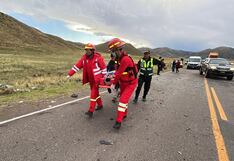 Puno: Dos fallecidos y varios heridos tras un violento choque de combi y automóvil