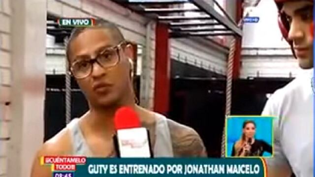 ​Jonathan Maicelo abandona entrevista en vivo (VIDEO)