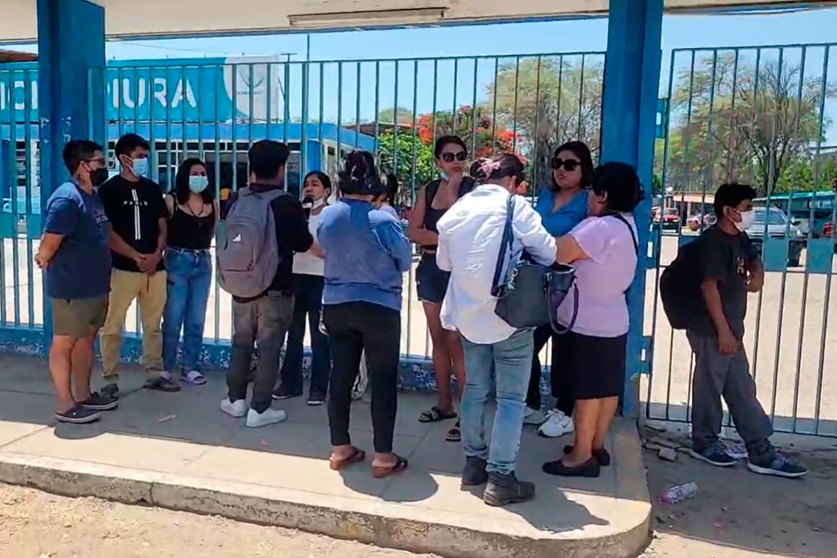 Familiares cuestionan las causas de los fallecimientos y exigen una investigación por presunta bacteria intrahospitalaria en el área de neonatología. (Foto: Facebook/captura)