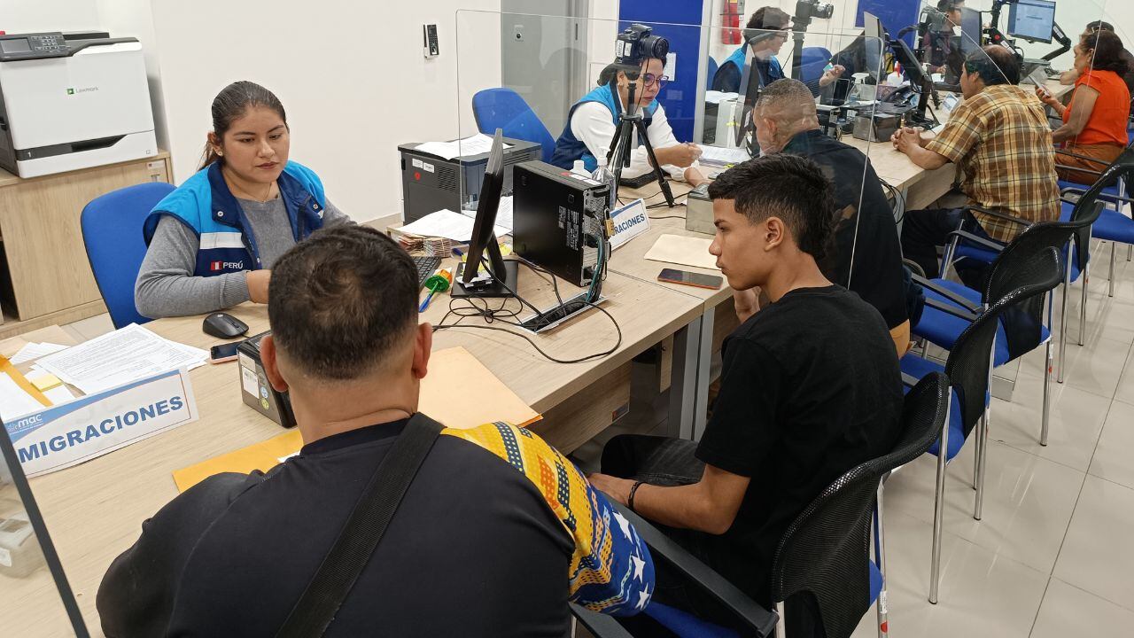 Usuarios con citas programadas deberán acercarse a la sede de Migraciones, ubicada en el pasaje Las Torcazas 1209.