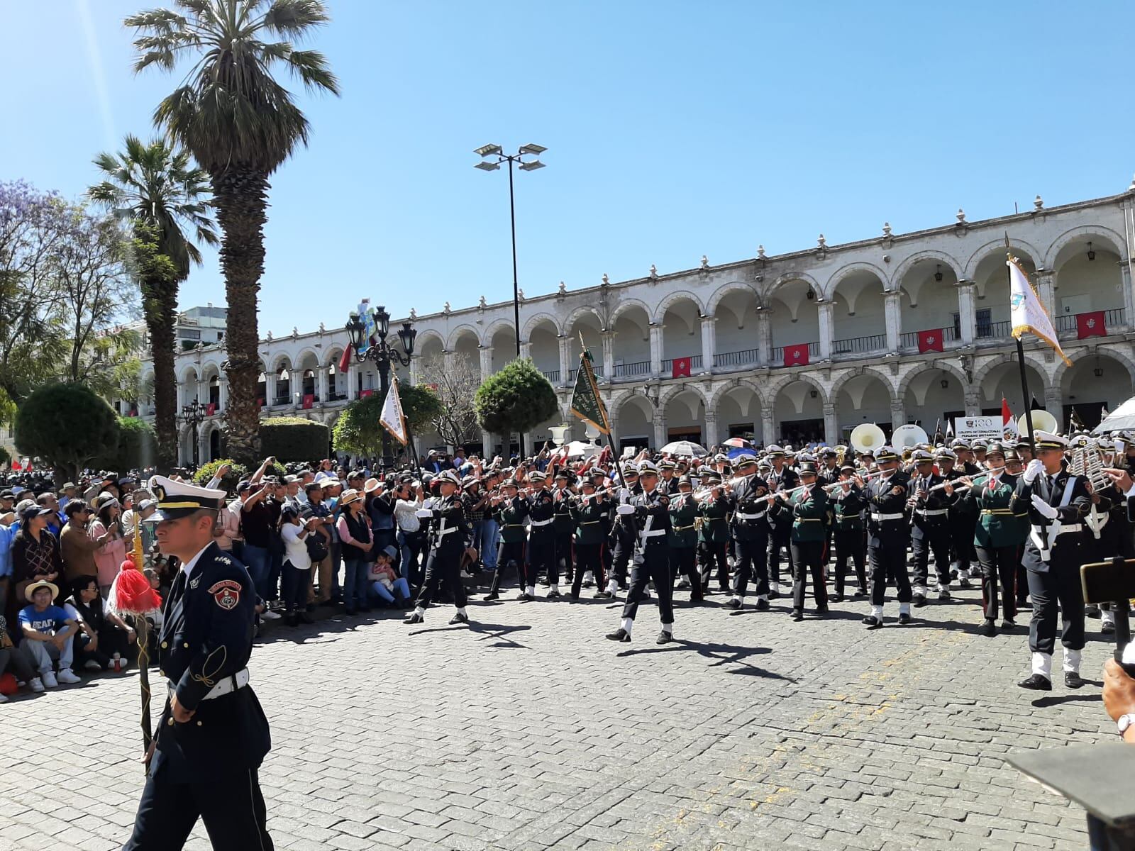 Gallardía de estudiantes del colegio Militar en Arequipa. (Foto: GEC)