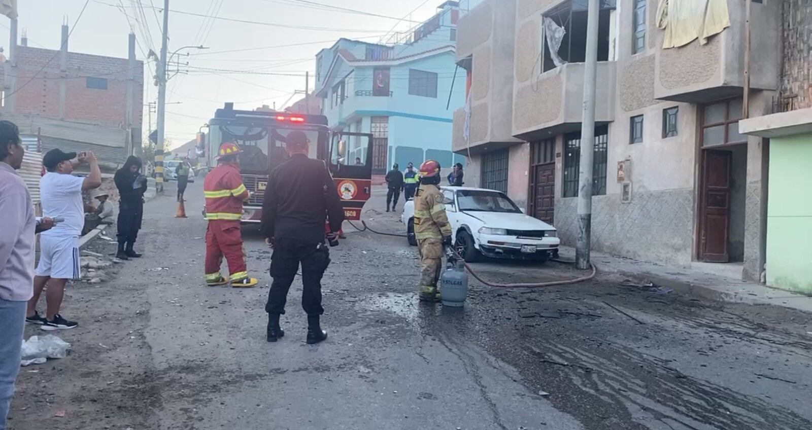 Explosión se registró en la intersección de la calle Libertad con Garibaldi N° 470. (Foto: Difusión)
