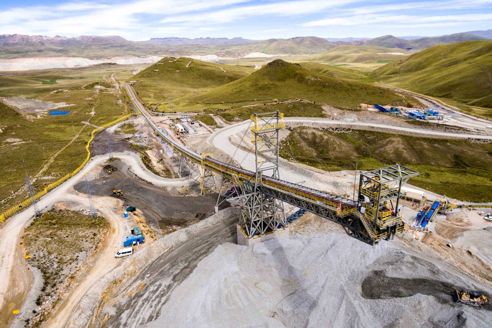 La ejecución de proyectos con inversión pública avanza a paso muy lento y muchos están paralizados por falta de presupuesto, como los que están a cargo de la Asociación Nacional de Infraestructura.