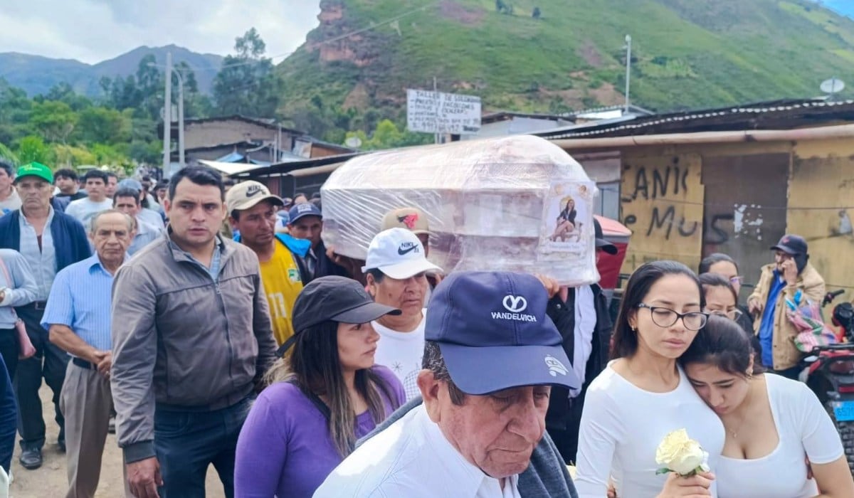 Sepelio de hermanas ahogadas en el río Piura