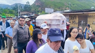 Conmovedor adiós a las hermanas ahogadas en el río Piura