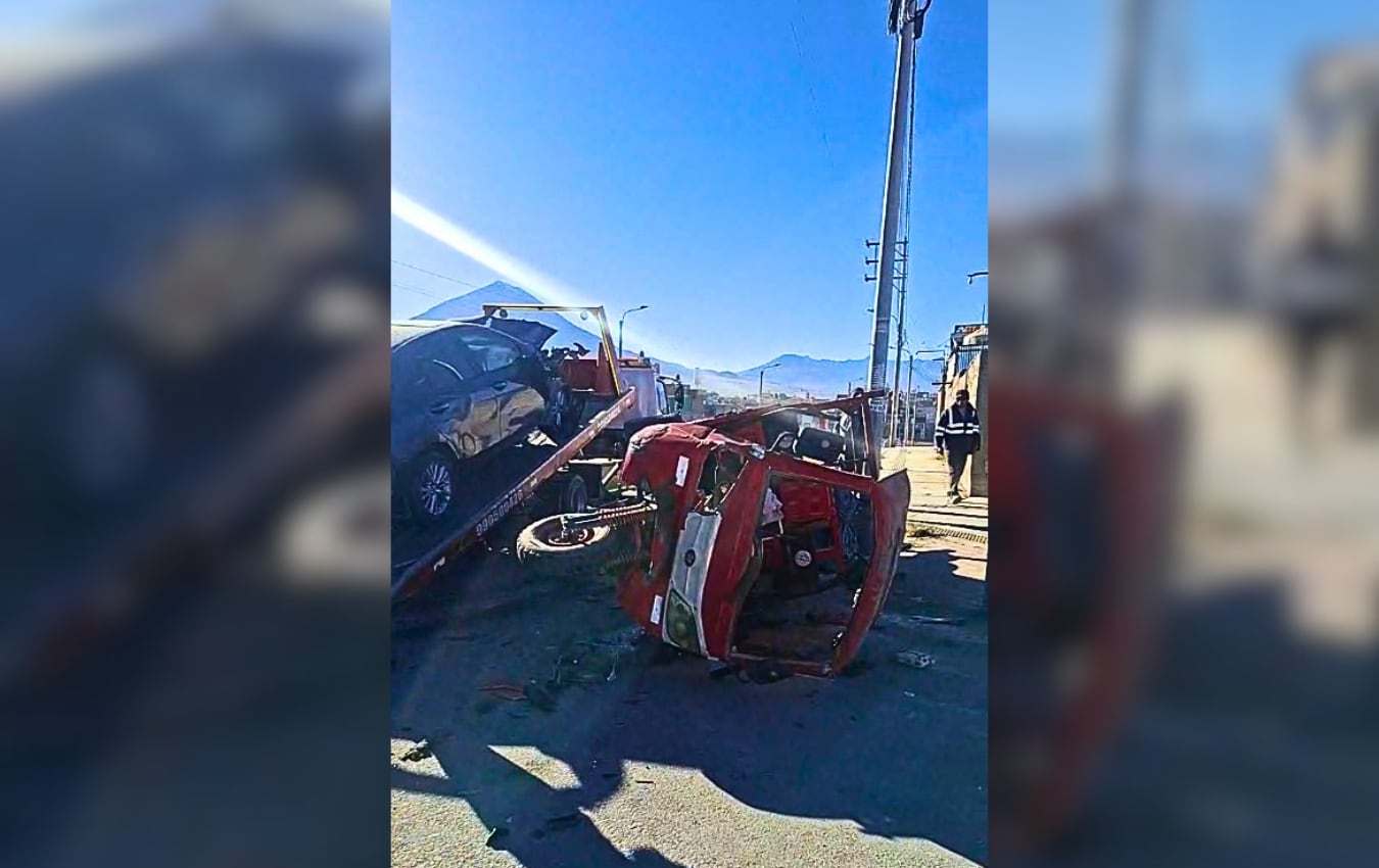 Accidente de tránsito en Cerro Colorado deja dos heridos. Foto: Captura Radio Yaraví.