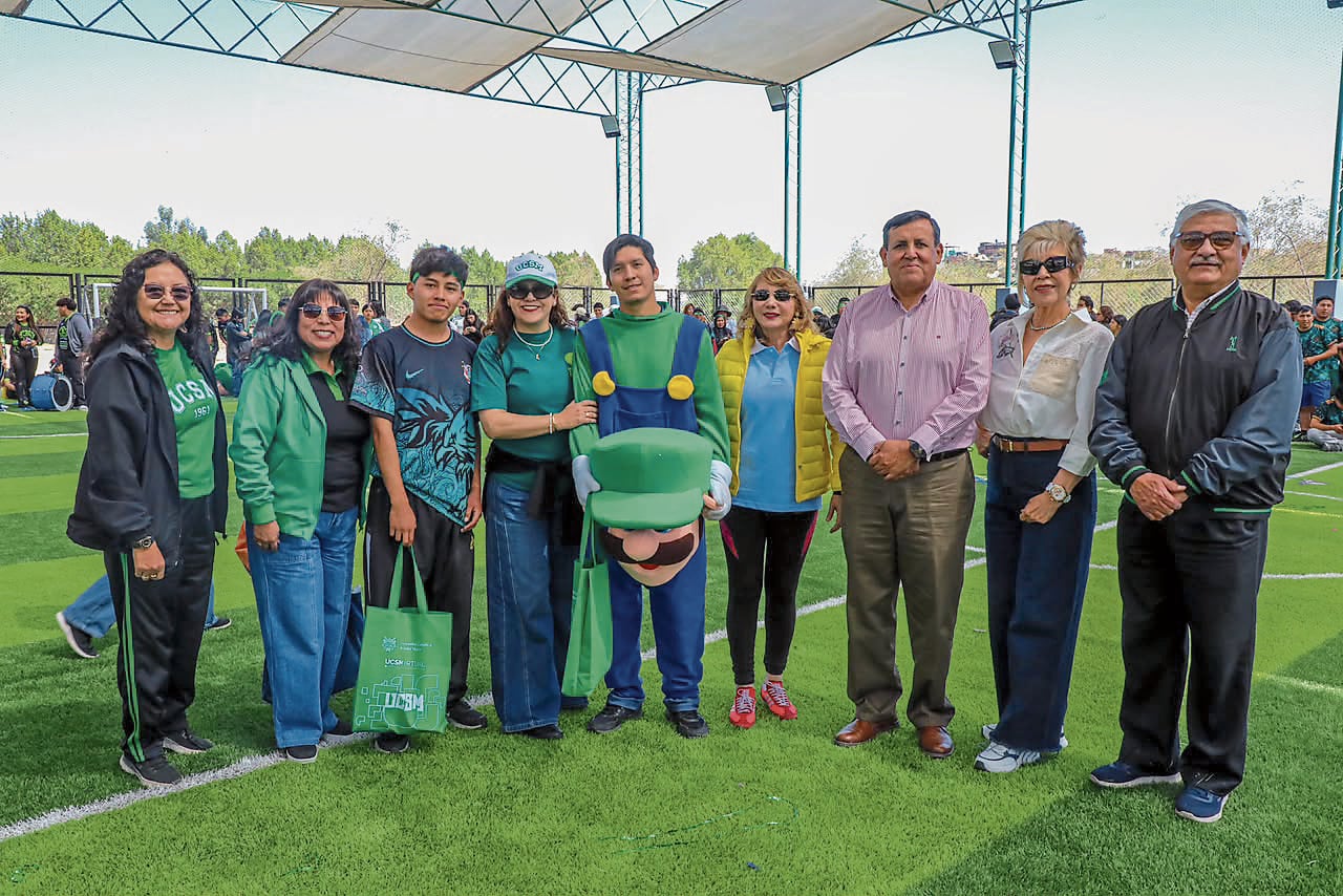 Los mentores brindan su apoyo en las Olimpiadas UCSM Virtual 2026. Foto: UCSM.