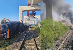 Grúa cae sobre tren en Tailandia y deja al menos 32 muertos y más de 60 heridos