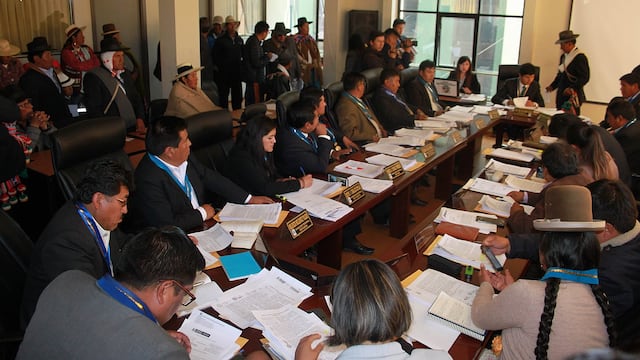 Suspensión de gobernador de Puno tendrá que esperar