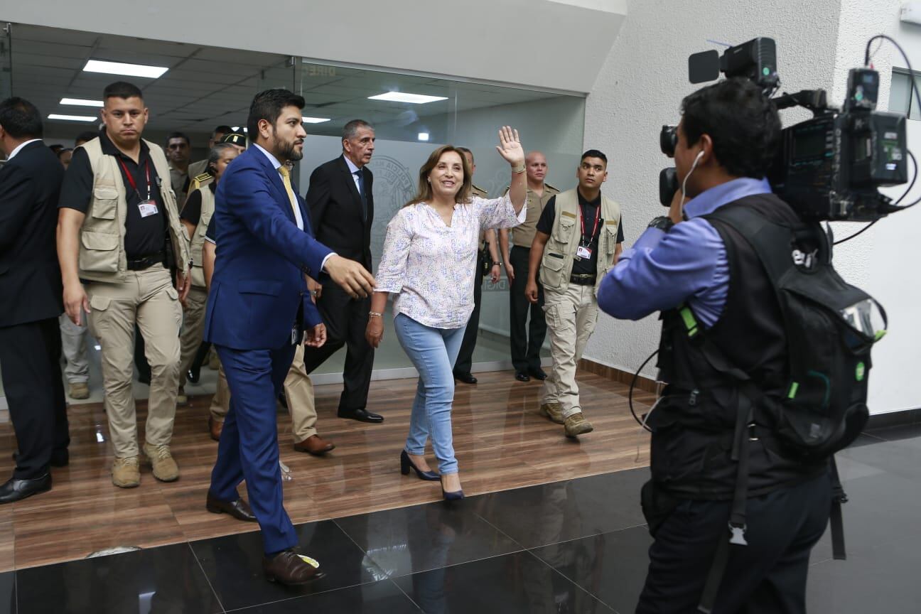 Dina Boluarte anunció que para el próximo año el presupuesto destinado a la Policía Nacional supera los 5,000 millones de soles.. Fotos: Allen Quintana / @photo.gec
