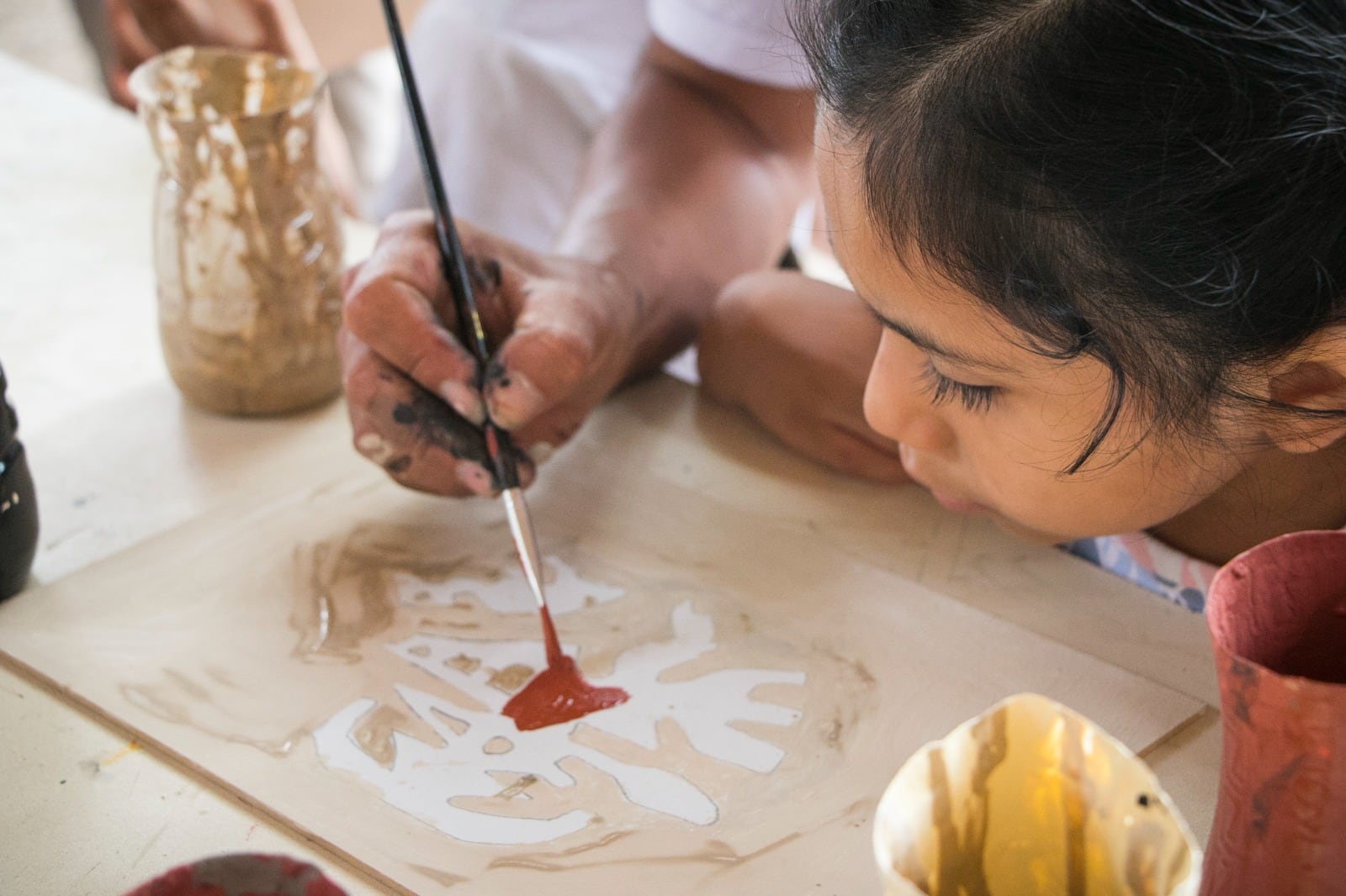 Niñas, niños y adolescentes del entorno de Chan Chan podrán participar gratuitamente en talleres artísticos y educativos que promueven la identidad cultural y la conservación del patrimonio Chimú.