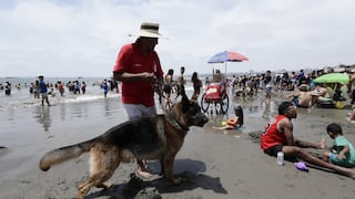 Alta concurrencia marca la celebración de Año Nuevo en la playa Agua Dulce (GALERÍA)