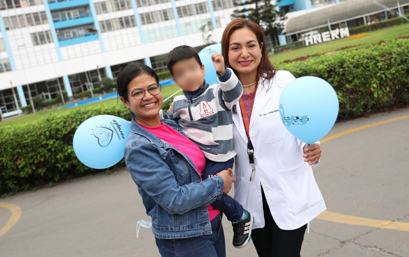 Especialistas reducen tumor gigante de rostro y cuello de menor de Arequipa, sin recurrir a una cirugía agresiva. Foto: ESSALUD.