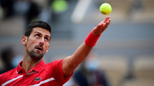 Novak Djokovic arremete contra la organización de Wimbledon, por dejar fuera a tenistas rusos