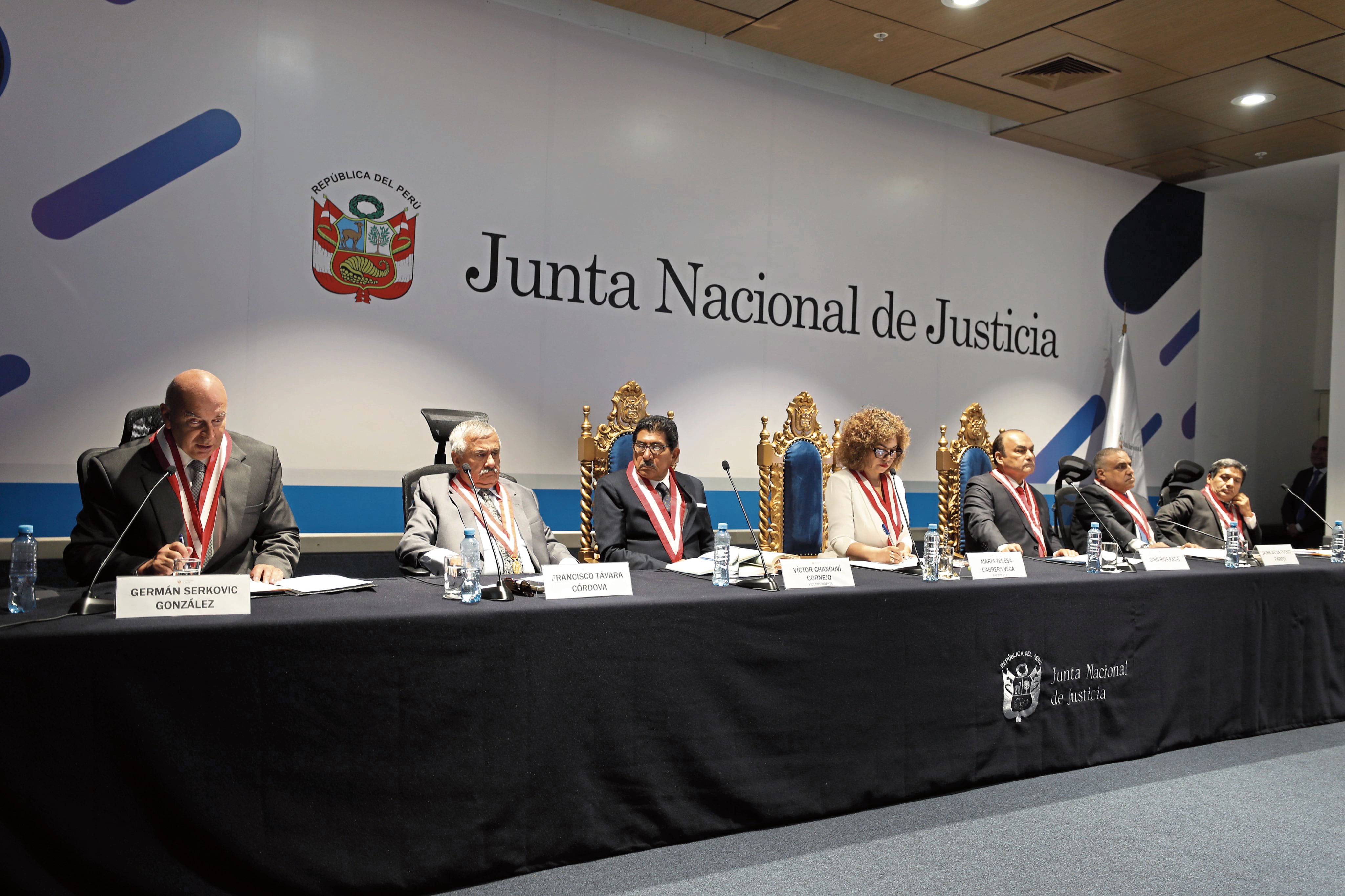 Proceso tendrá cuatro etapas: evaluación de conocimientos y curricular, presentación del plan de trabajo y entrevista personal.