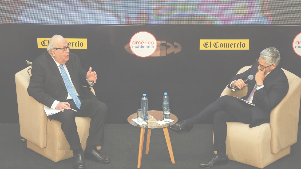 Participó en el foro “Radiografía de la primera vuelta electoral” que organizó El Comercio y América Multimedia donde fue consultado sobre las propuestas de candidatos presidenciales y aclaró que parte de los fondos de las RIN son de los ahorros y depósitos que captan las entidades financieras.