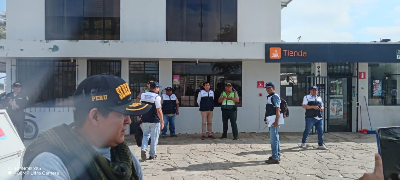 Así también, se clausuró de forma definitiva el minimarket dentro de la estación de servicios El Castellano