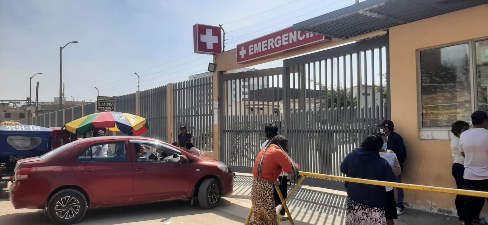 Es el estado actual con pacientes acomodados en los pasillos y a veces en el suelo.