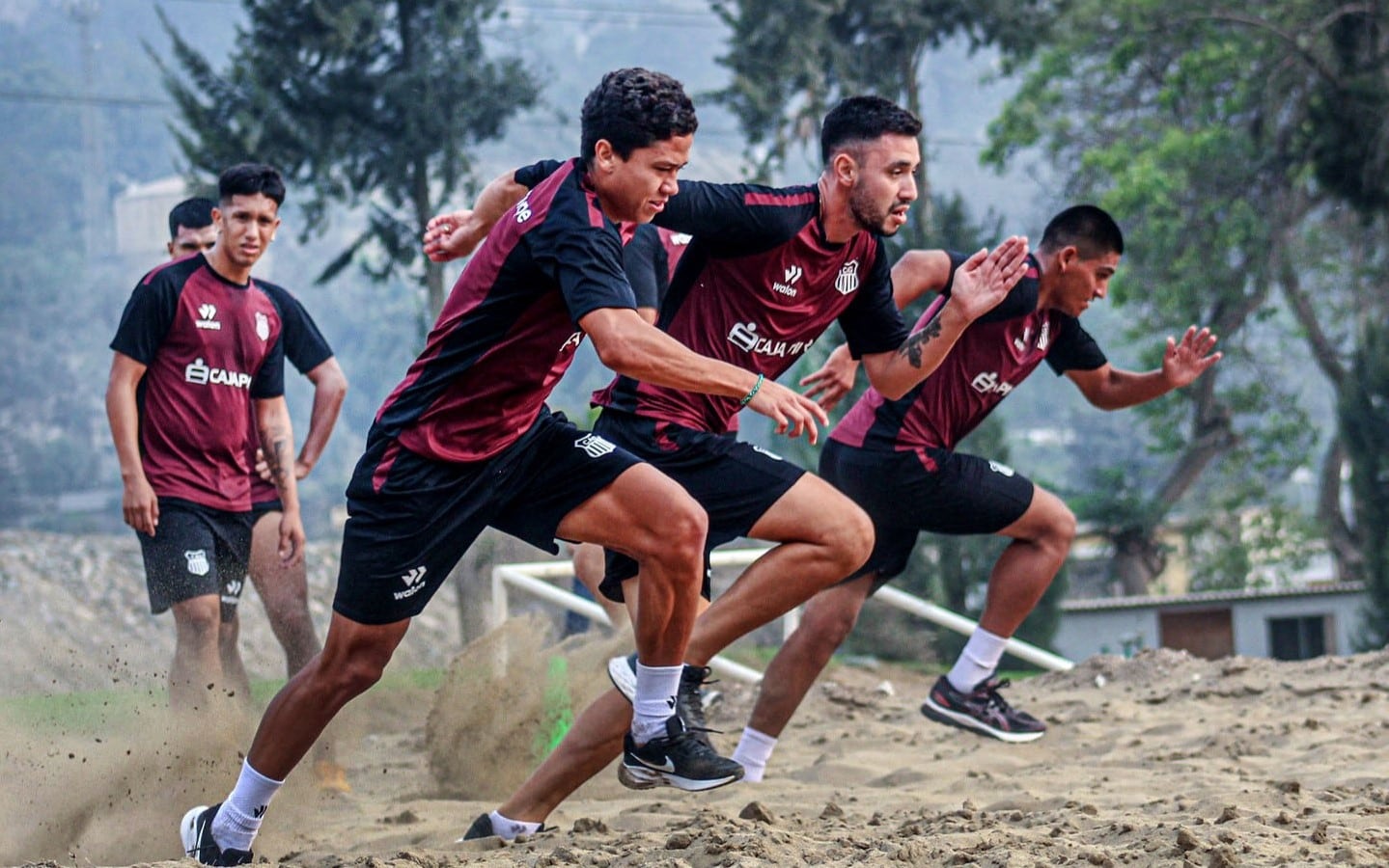 Albos no descuidan entrenamientos con mira al torneo Liga 1 y Copa Sudamericana.