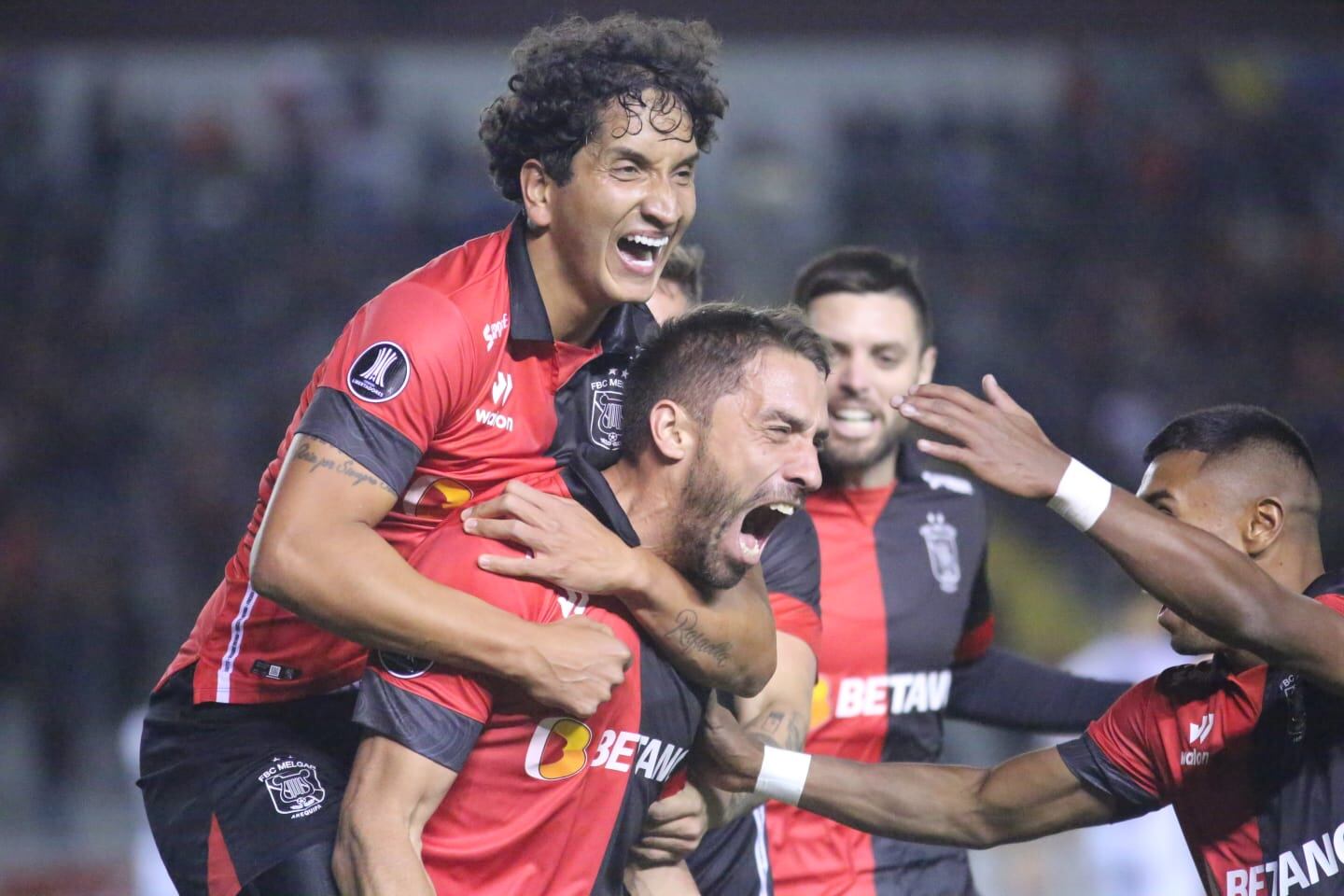 El dominó busca revertir mal momento del torneo apertura (Foto: Leonardo Cuito)