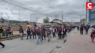 Más de 6 mil personas acatan el paro en la provincia de Jauja y bloquean vía central