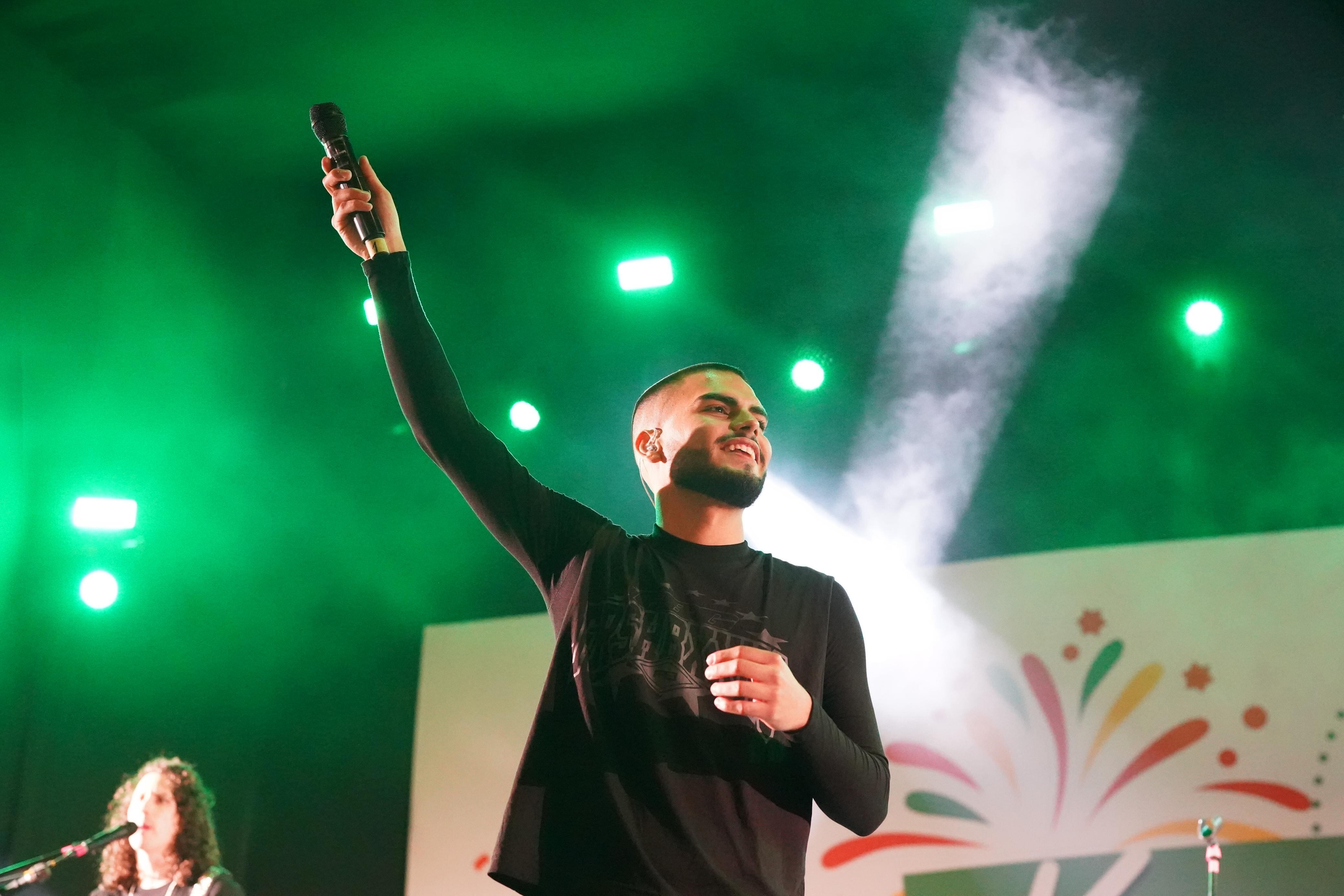 El joven cantautor publicará este tema inédito el día del cumpleaños del recordado músico.