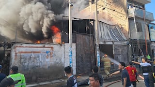 Chincha: miles de soles en pérdidas por incendio en ferreterías de “Tacorita”